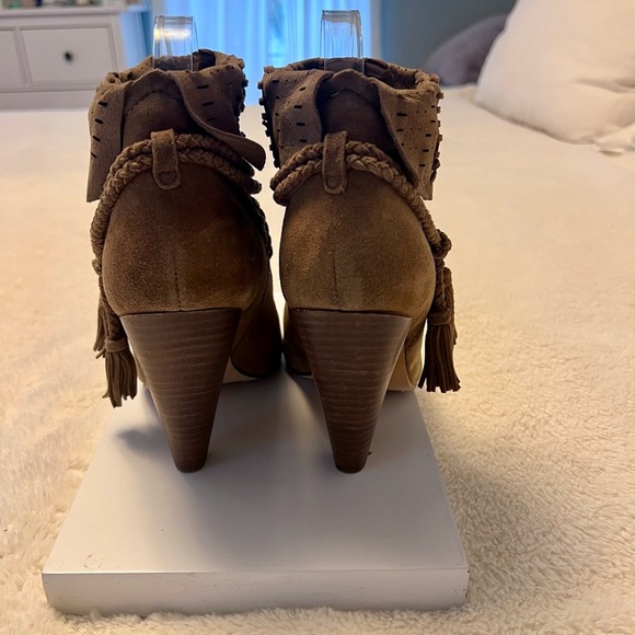 Dolce Vita Maddox Bootie - Picture 5 of 7